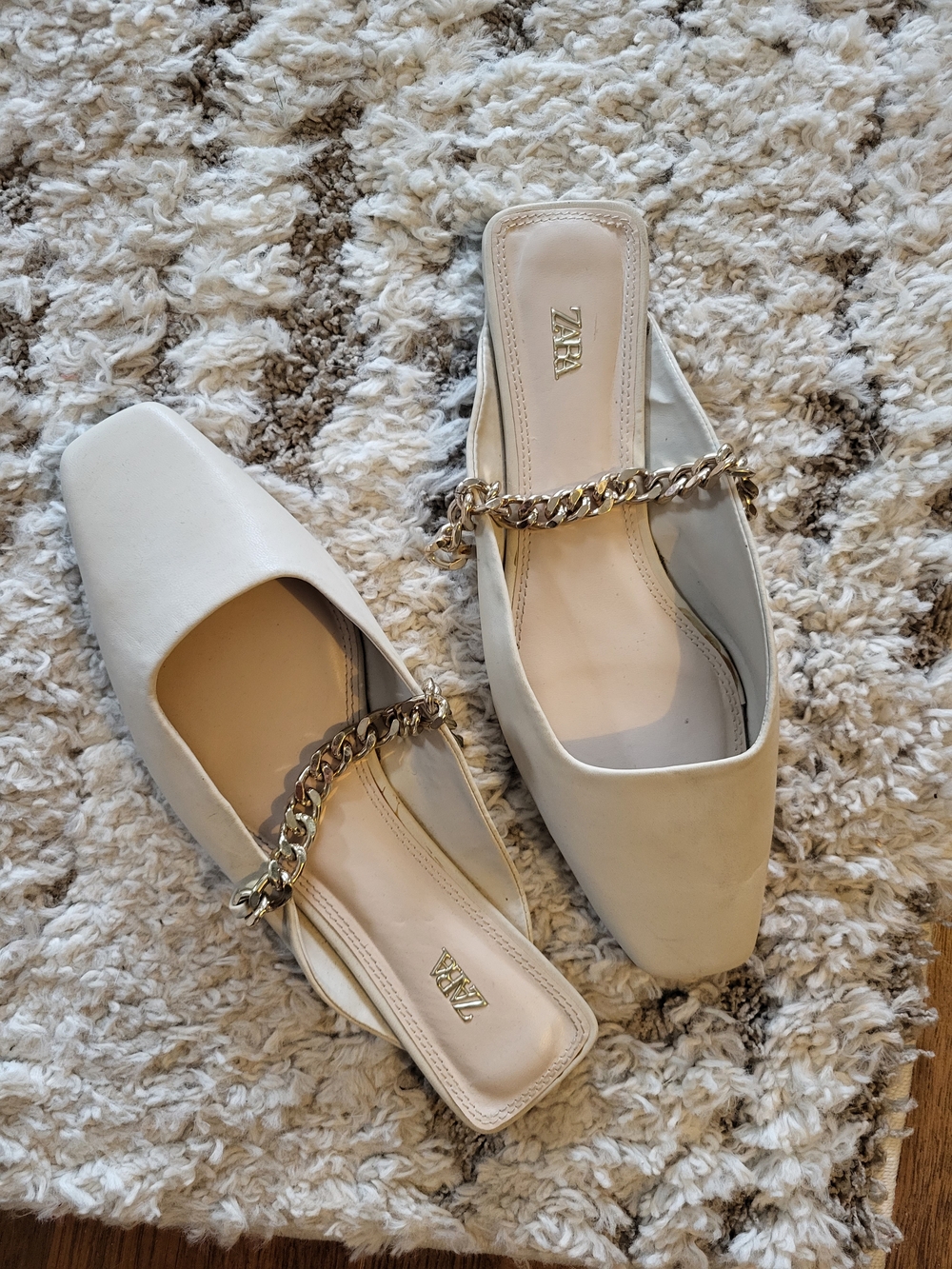 Zara Cream Slip-On Mules with Gold Chain Detail. Size 9
